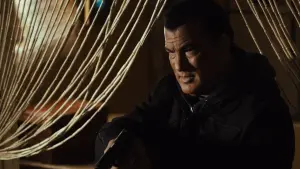 Задник к фильму "Опасный человек" #418282