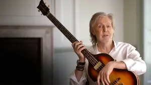 Задник к фильму "McCartney: The Hunt for the Lost Bass" #796838