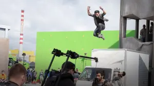 Задник к фильму "Общий сбор: Создание сериала "Лунный рыцарь"" #459811