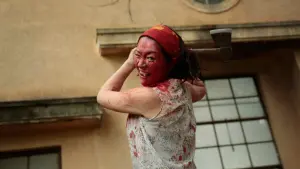 Задник к фильму "Зомби одним планом!" #203793