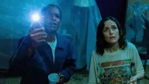 Задник к фильму "Я бы тебя пнула, если бы могла" #519100