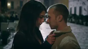 Видео к фильму Весна | Spring Official Trailer #1 (2014) - Lou Taylor Pucci Horror Movie HD