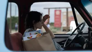 Задник к фильму "Любовь истекает кровью" #434514