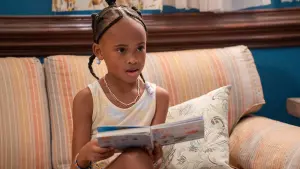 Задник к фильму "Сердитая чёрная девушка и её монстр" #391346