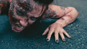 Задник к фильму "Поцелуй проклятой" #362864