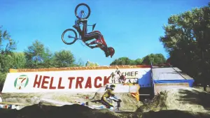 Задник к фильму "Несломленный" #482624