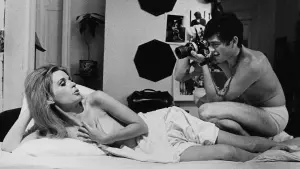 Видео к фильму Холодным взором | Medium Cool (1969) | Official Trailer