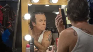 Задник к фильму "Парни не танцуют" #408895