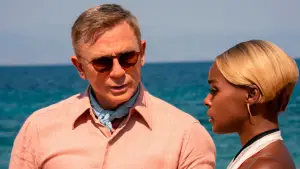 Задник к фильму "Достать ножи: Стеклянная луковица" #592504