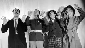 Задник к фильму "Утиный суп" #224297