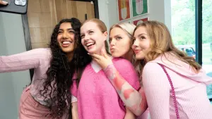 Задник к фильму "Дрянные девчонки" #368191