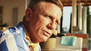 Задник к фильму "Достать ножи: Стеклянная луковица" #592440