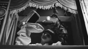 Задник к фильму "L