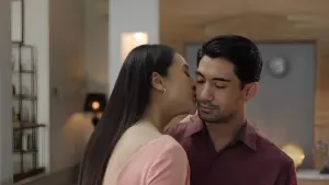 Задник к фильму "Layangan Putus: The Movie" #195636