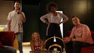 Задник к фильму "Эксперимент «За стеклом»" #495842