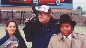 Задник к фильму "Роджер и я" #500487