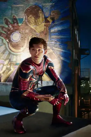 Постер к фильму "Человек-паук: Вдали от дома" #556970