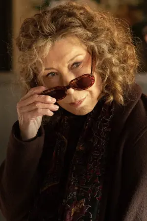 Постер к фильму "Двигаясь дальше" #491940