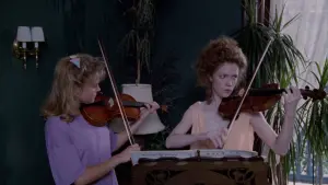 Задник к фильму "Два злобных глаза" #433281