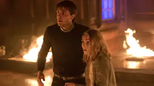 Задник к фильму "Дальше по коридору" #339667