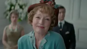 Задник к фильму "Миссис Харрис едет в Париж" #376026