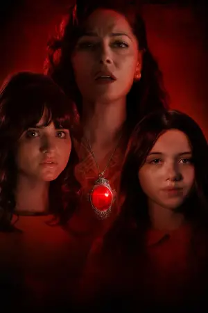 Постер к фильму "Проклятое ожерелье" #682649