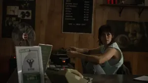 Задник к фильму "Любовь истекает кровью" #434497