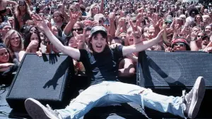 Задник к фильму "Мир Уэйна 2" #304544