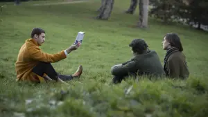 Задник к фильму "Синонимы" #406950