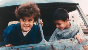 Задник к фильму "Вкус вишни" #203830