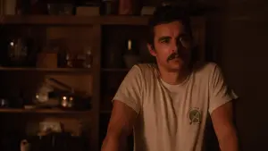 Задник к фильму "Любовь истекает кровью" #479063