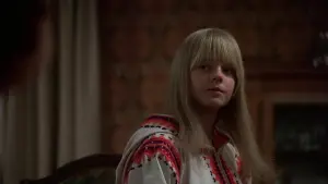 Видео к фильму Девочка живущая вниз по переулку | The Little Girl Who Lives Down the Lane - Radio Spots