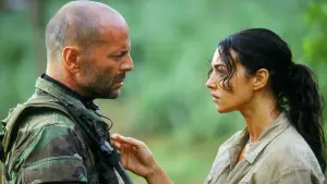 Задник к фильму "Слёзы солнца" #257787