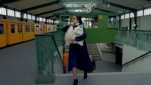 Задник к фильму "Одержимая" #670789