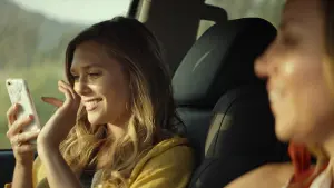 Задник к фильму "Ингрид едет на Запад" #287950