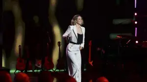 Задник к фильму "La fête de la chanson française - 20 ans d