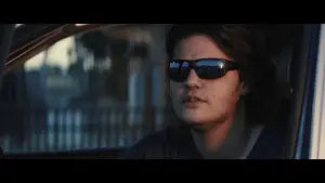 Задник к фильму "Everything I