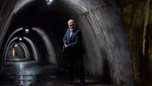 Задник к фильму "Досье «Чёрная канарейка»" #623032