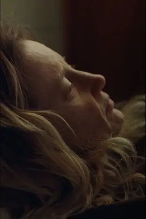 Постер к фильму "Ради Лесли" #388009