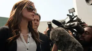 Задник к фильму "Элитное общество" #379979