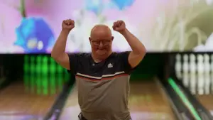 Задник к фильму "Une Place pour Eux ? Vieillir avec la Trisomie 21" #779226