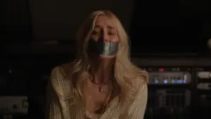 Задник к фильму "Her Life Is on the Line" #790109