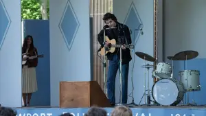 Задник к фильму "Боб Дилан: Никому не известный" #577664