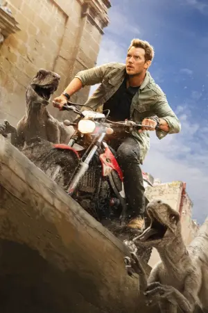 Постер к фильму "Мир Юрского периода: Господство" #165775