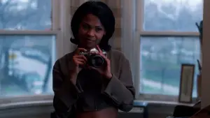 Задник к фильму "Лов Джоунс" #689349