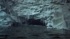 Задник к фильму "Земля, забытая временем" #387211