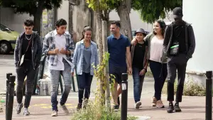 Задник к фильму "Сорняки" #202700