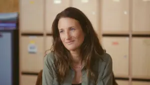 Задник к фильму "Тони и её семья" #381484