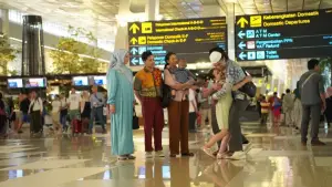 Задник к фильму "La Tahzan: Cinta, Dosa, Luka..." #672933