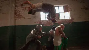 Задник к фильму "13-й район: Кирпичные особняки" #340131